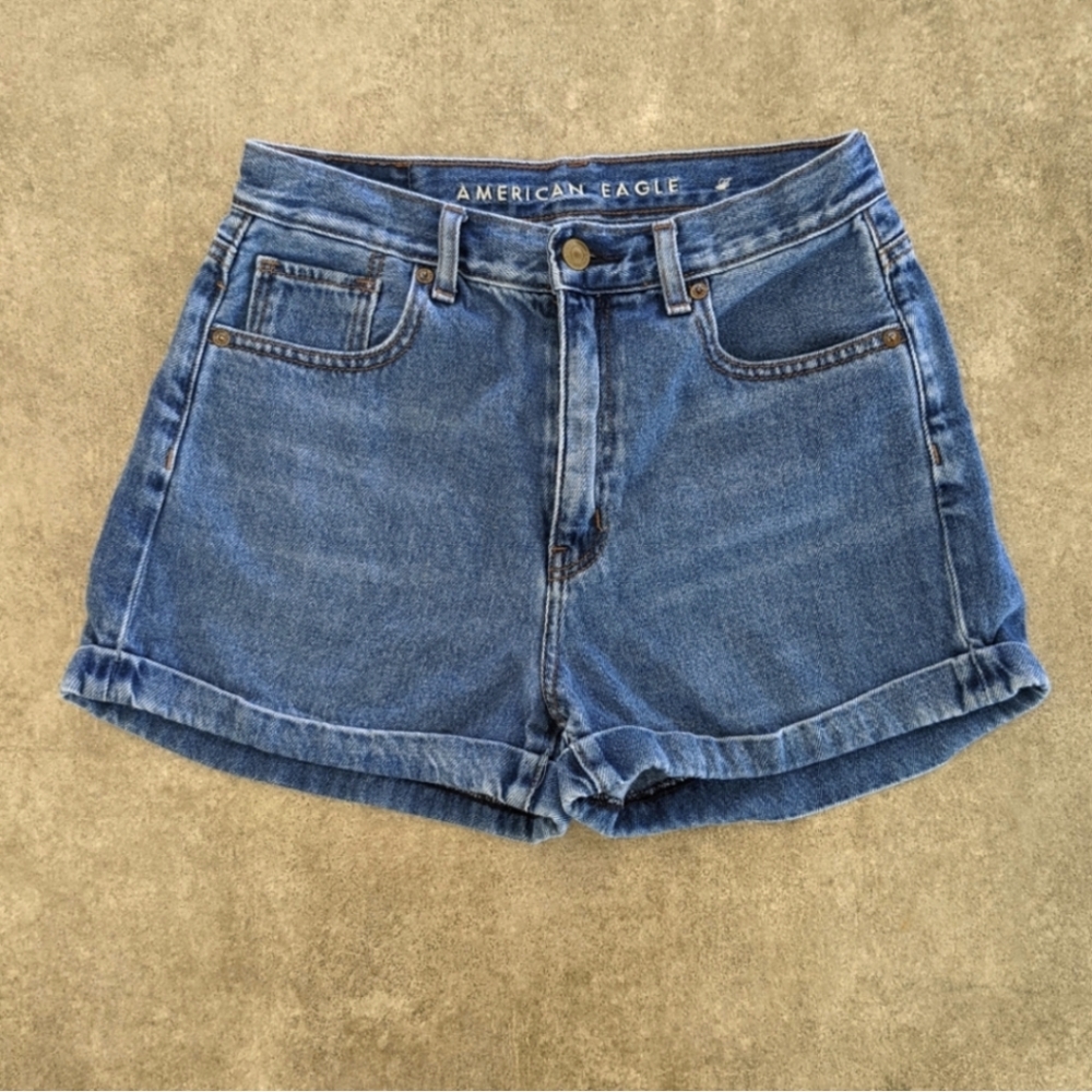 American Eagle denim mom shorts, size 4, cuffed, 2 inch inseam